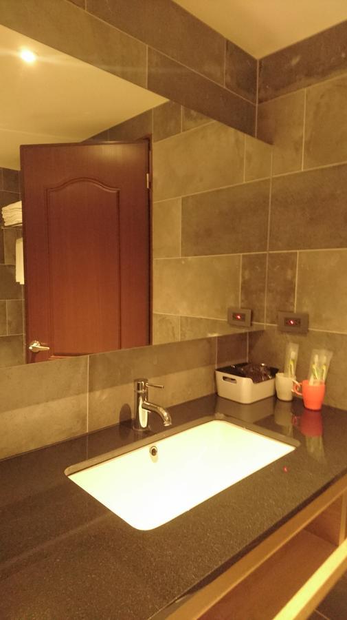 Travel Port Motel Гаосюн Экстерьер фото